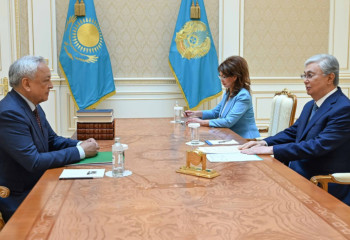 Tokayev meets with Writers’ Union Chairman