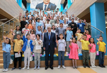 Kazakh President visits Innovative Art Center