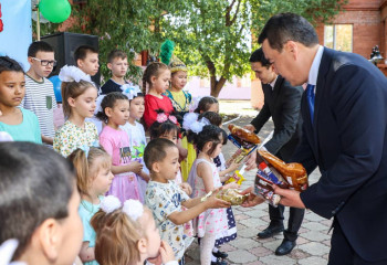 3,7 тысячи казахстанских детей живут в детских домах