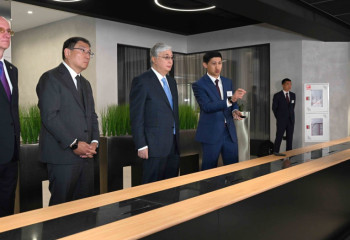 Мемлекет басшысы Алматы қаласының қоғамдық көлік жүйесімен танысты