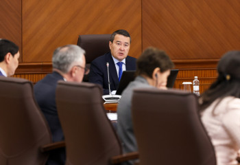 Әлихан Смайылов батыс өңірлердің кәсіпкерлерімен кездесті