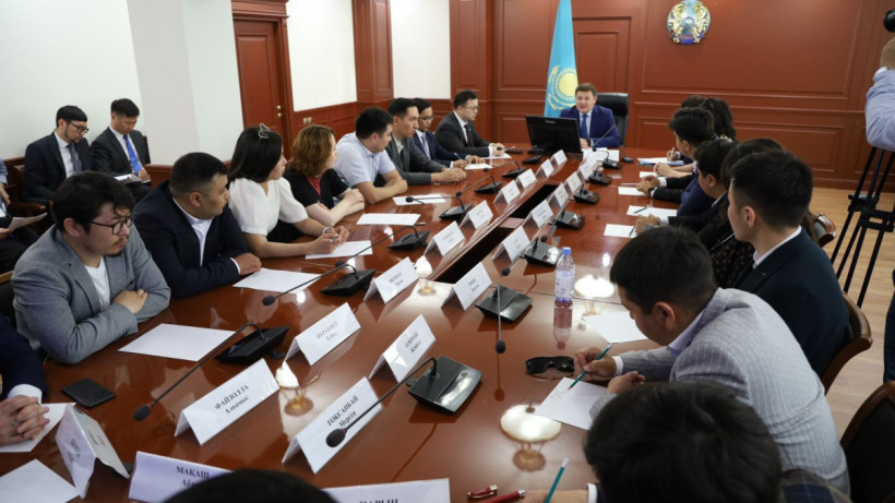  Minister of Culture and Sports 