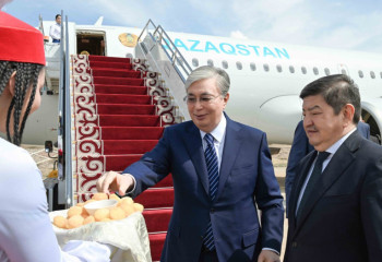 Касым-Жомарт Токаев прибыл в Кыргызстан