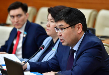 Қазақстандықтардың жалақысы азық-түліктен артылмайды – депутат