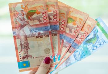 Антикор завершил расследование по делу о взятке в 20 млн тенге главы отдела ДГД Астаны