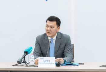 Ерлан Карин провел заседание Совета по молодёжной политике при Президенте