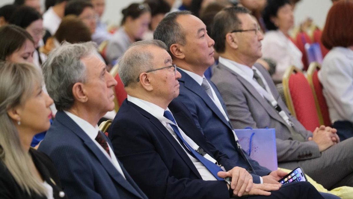 Патологии сердечно-сосудистой системы обсуждают на конгрессе кардиологов в Алматы