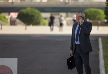 Появились правила начисления должностного оклада госслужащих по стажу работы