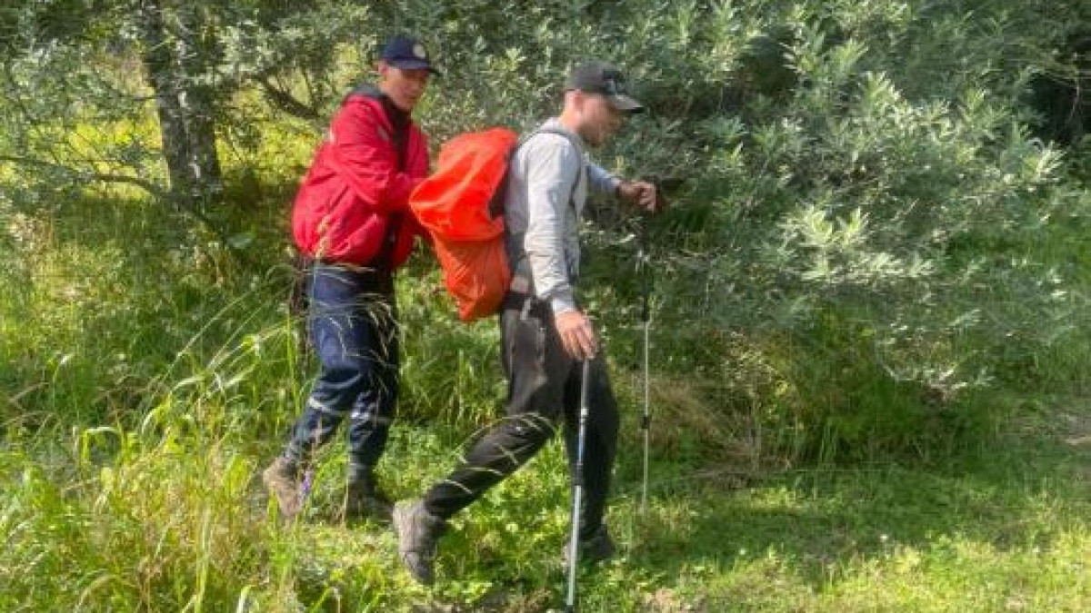 Спасатели помогли четверым заблудившимся в горах Алматы туристам вернуться домой