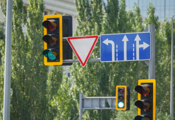 Астанада тағы бір көшедегі учаске жөндеу жұмысына байланысты жабылды