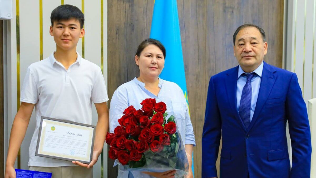 Подросток переплыл реку, чтобы спасти тонущего ребёнка в Актюбинской области