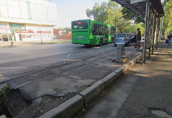 В Алматы проспект Сейфуллина ремонтировали в последний раз 13 лет назад