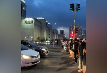 Оставшиеся без воды астанчане перекрыли улицу ночью