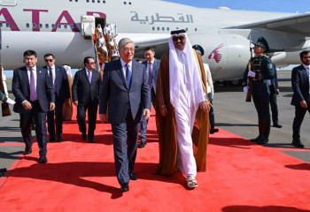 Токаев встретил Эмира Катара, прибывшего с рабочим визитом в Казахстан