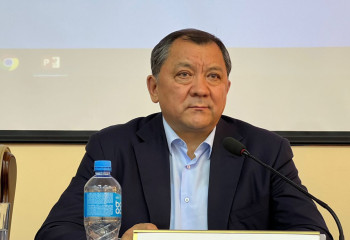 Аким Мангистау Нурлан Ногаев встретился с экс-сотрудниками 