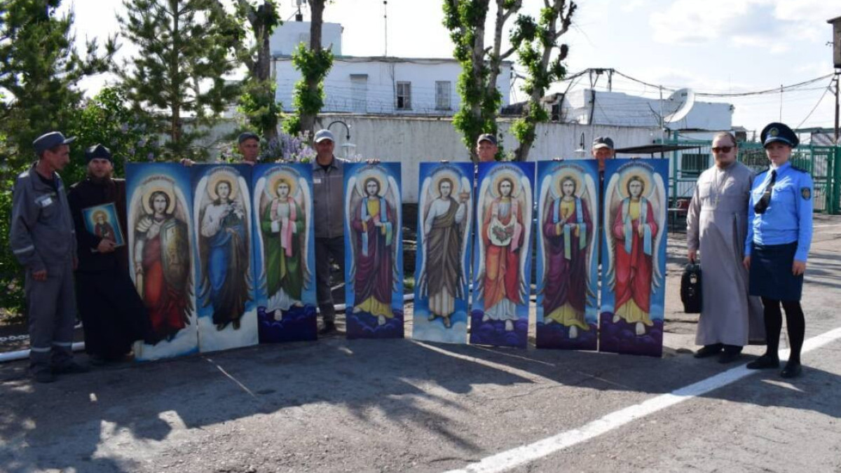 Осужденные помогают восстанавливать православную церковь в Акмолинской области
