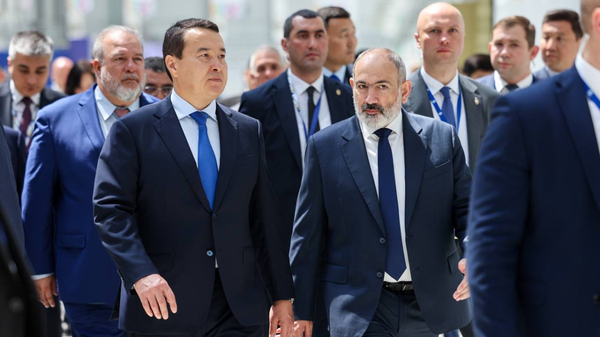Kazakh PM visits international exhibition in Sochi