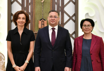 Kazakh FM meets  with UNESCO Director-General