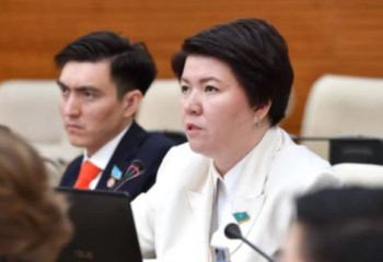 Мектептерде Абайдың «Толық адам» ілімі бойынша тәрбие жұмысын жүргізу керек - депутат