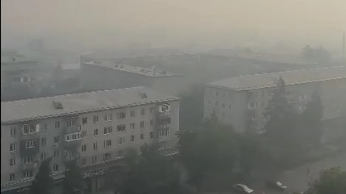 На Жетысу распространился дым от лесных пожаров в Абайской области