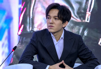 Дүйім жұртқа қайғыра көңіл айтамын – Димаш Құдайберген