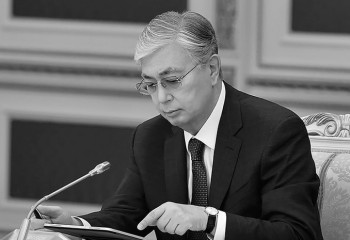 Tokayev congratulates Putin on Russia Day