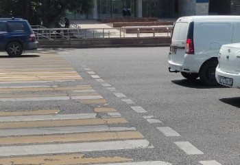 Дороги на двух крупных проспектах начали ремонтировать в Алматы