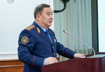 «Өртті қасақана қойды деген нұсқа бар». Марат Ахметжанов Абай облысындағы өртке қатысты