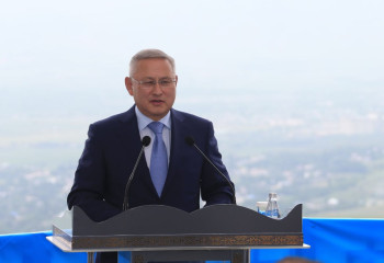 Жетісу облысының әкімі өзін «ұйықтап жүрген» әкім дегендерге жауап берді