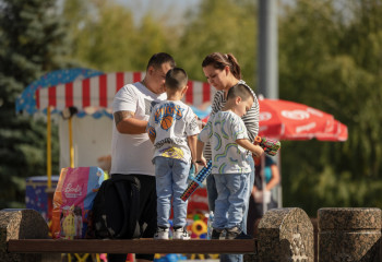 Баланың азаматтығын ауыстыратындар болашағын Қазақстанмен байланыстырмайды - депутат