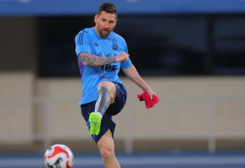 Месси әлемдегі ең мықты бапкерді атады