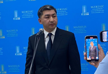 Абай облысында көз жұмған тракторшыға мемлекеттен көмек көрсетілмейді – Жандос Өмірәлиев