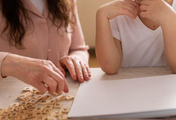 Мүмкіндігі шектеулі балалар: елордада қандай ұйымдар көмек көрсетеді?