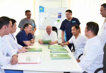 Бұрынғы министр қауіпті диагнозы бар науқастың өмірін сақтап қалды