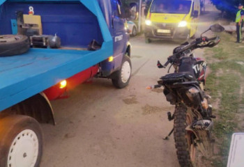 Жетісуда мотоцикл жүргізушісі 11 жастағы қызды қағып өлтірді