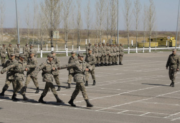 Әскердегі келеңсіз оқиғалар жастардың әскерден қашуына себеп болып отыр – Мәжіліс депутаты