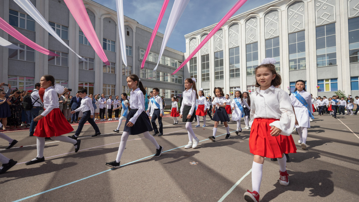 Ученики каких школ в Казахстане чаще побеждают на Олимпиадах