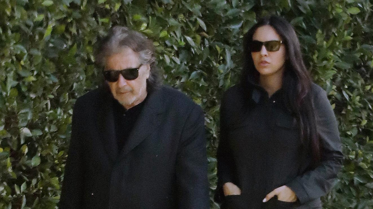  Әлеуметтік желіден 