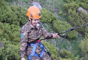 Горный лагерь для жассарбазовцев открылся в Алматы