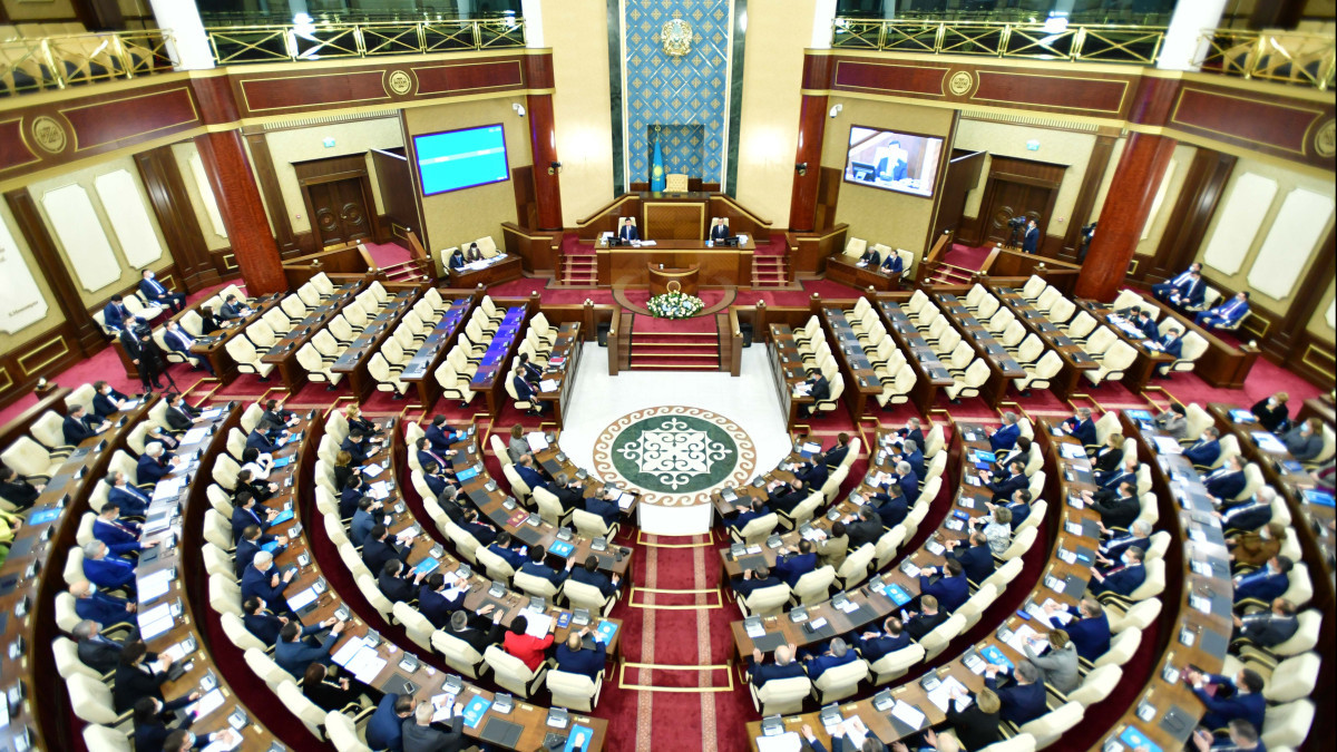 20 маусымда Парламент палаталарының бірлескен отырысы өтеді
