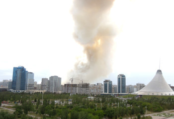 Астана окутана дымом: загорелся сухостой