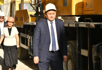 Министр ОҚМПУ-дағы білім алушыларға жасалған жағдаймен танысты