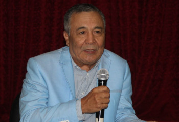 Дос Көшім: Мемлекет атауы «Қазақ Республикасы» болуы керек еді