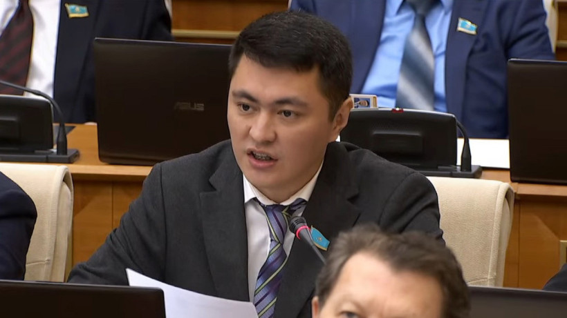  Дәулет Мұқаев / Видеодан кадр 