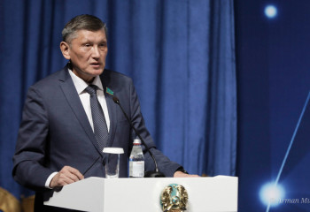 Жастардың 40% астамы мамандығы бойынша жұмыс істемейді – сенатор