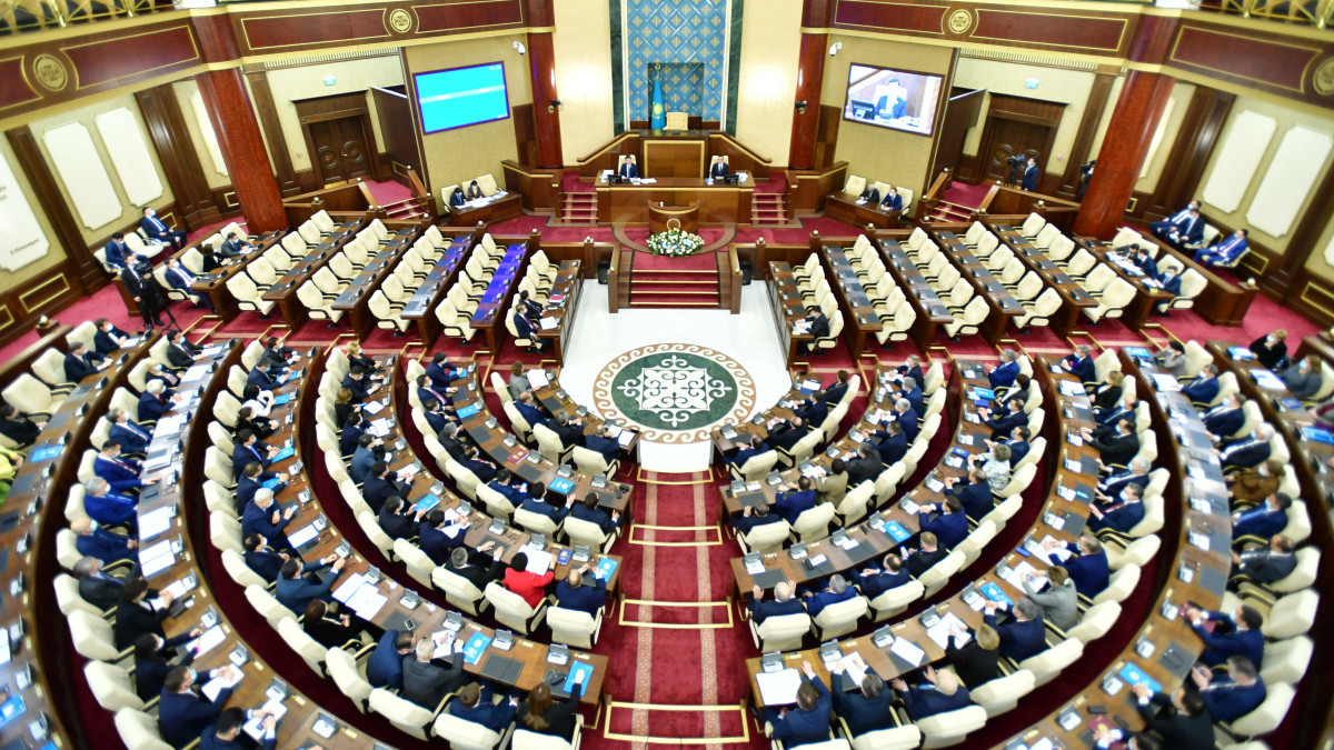 Парламент утвердил отчеты Правительства и Высшей аудиторской палаты об исполнении республиканского бюджета