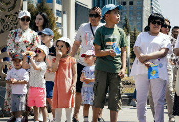 С начала 2023 года многодетные семьи получили пособия на сумму 170,3 млрд тенге