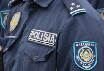 Полиция түлектер мен олардың ата-аналарына үндеу жасады