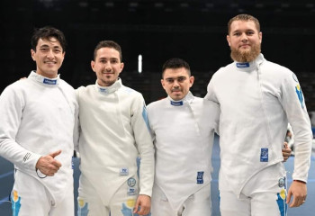 Сборная Казахстана по фехтованию стала серебряным призером чемпионата Азии