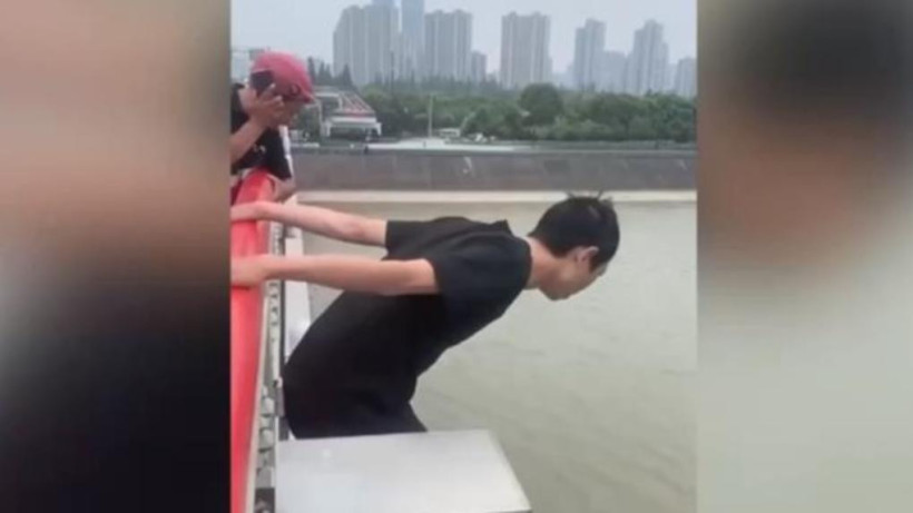  Видеодан алынған кадр 